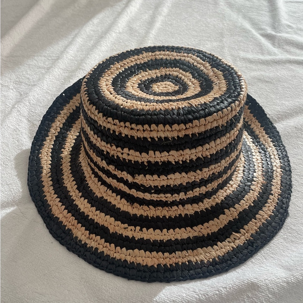 J Crew Raffia bucket hat in stripe - Size M/L - NWT